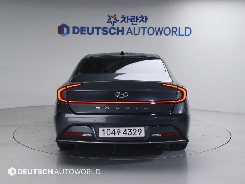 HYUNDAI Sonata - Vista 4