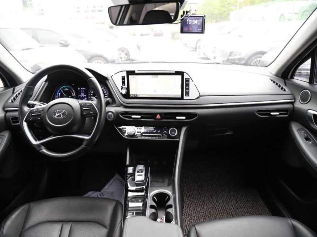 HYUNDAI Sonata - Vista 6