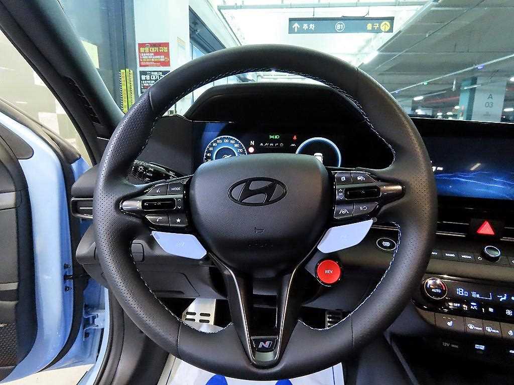 HYUNDAI Avante - Vista 8