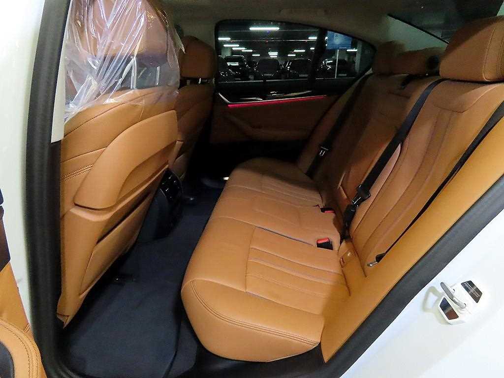 BMW 5 Series - Vista 7