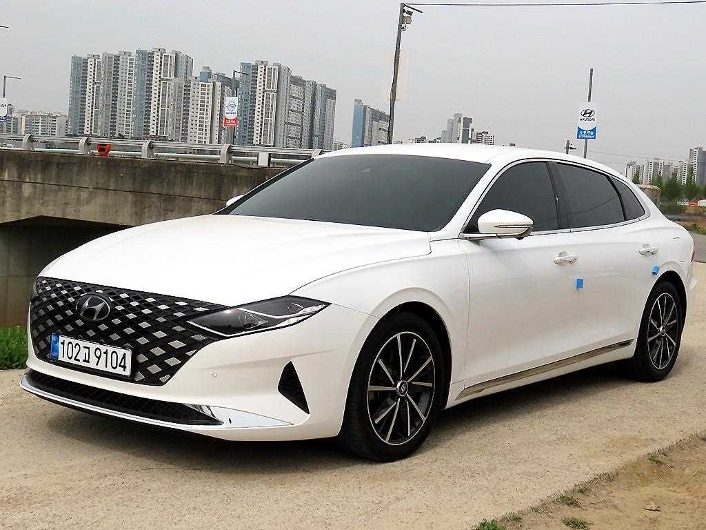 HYUNDAI Grandeur - Vista 2