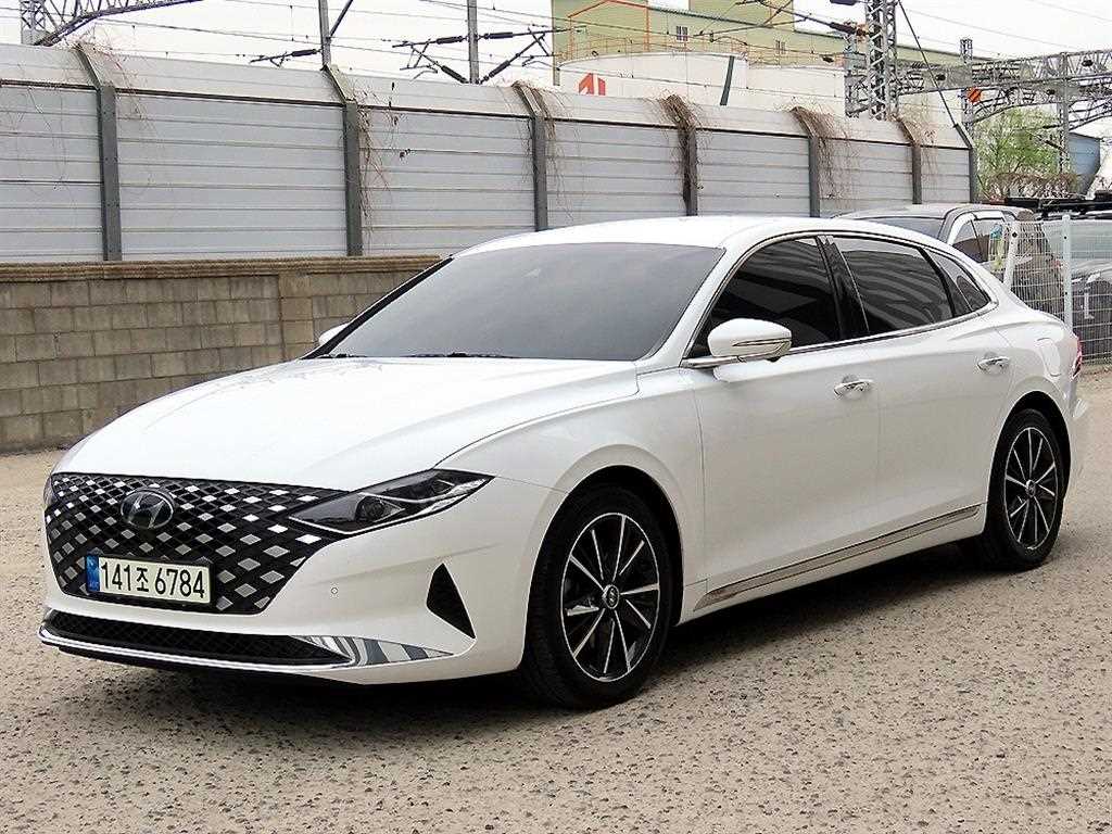 HYUNDAI Grandeur - Vista 2