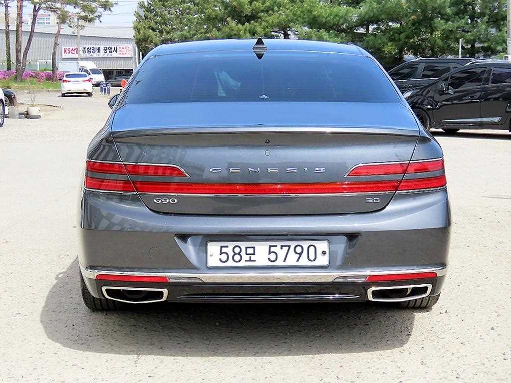 Genesis G90 - Vista 4