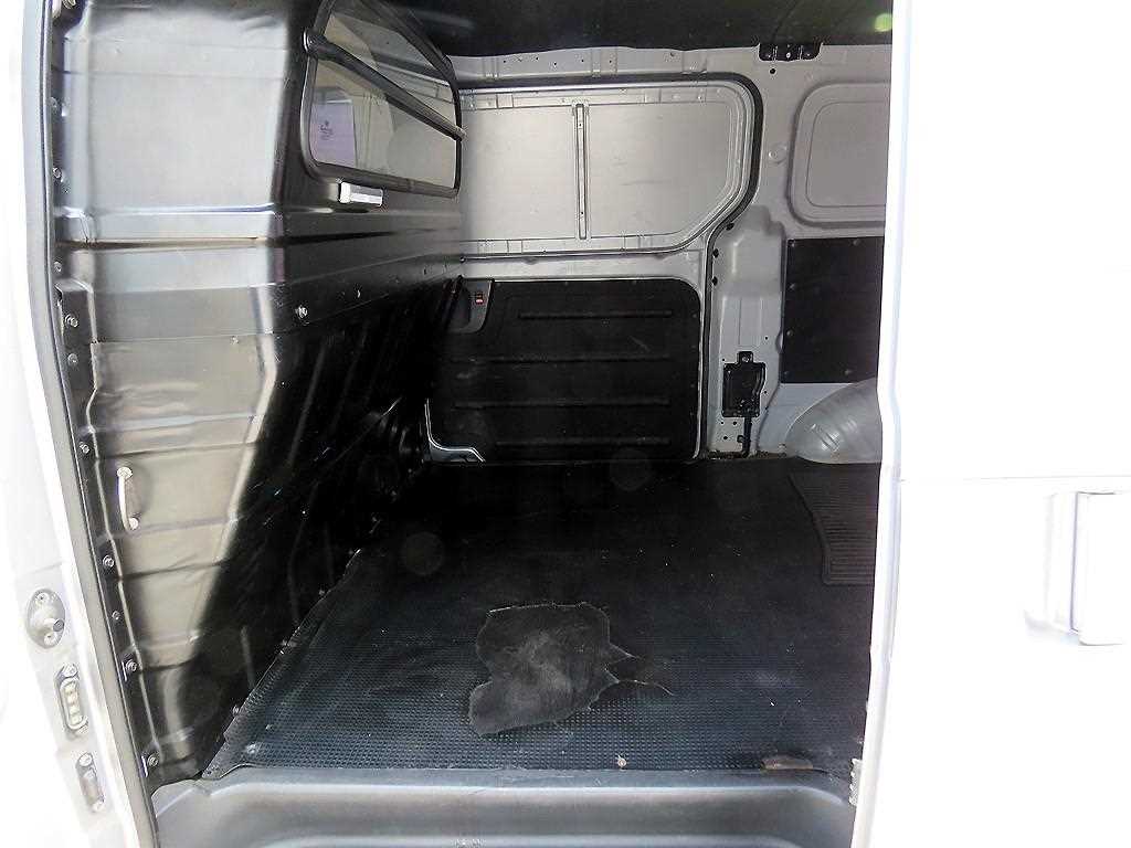 HYUNDAI Starex - Vista 6