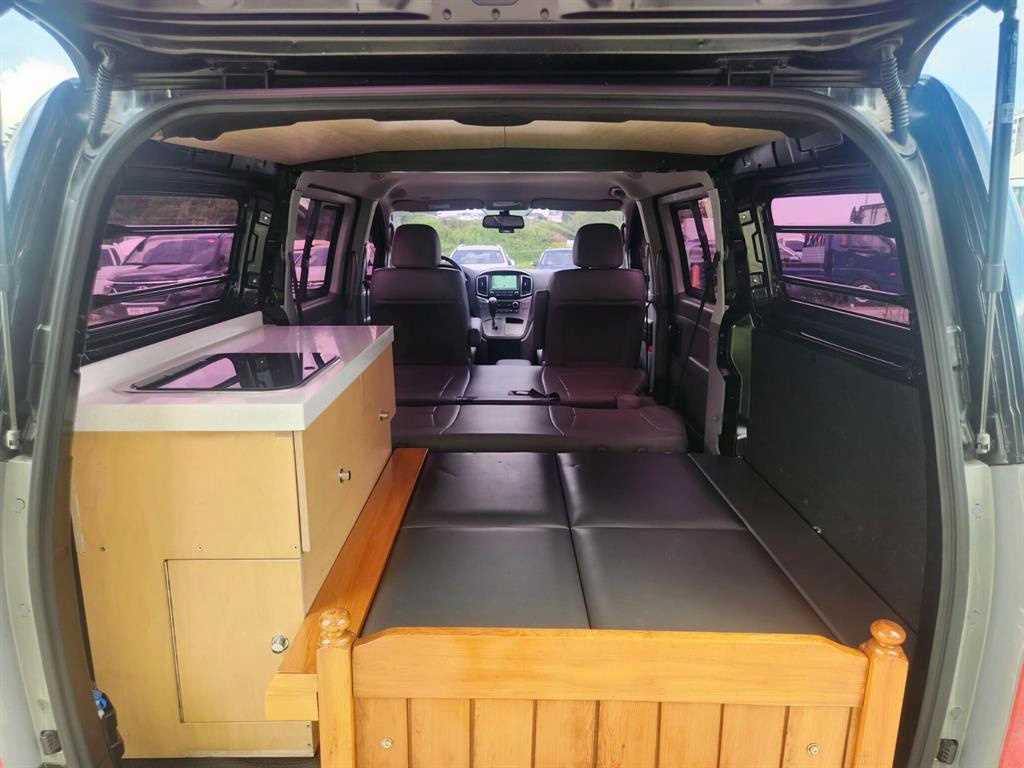HYUNDAI Starex - Vista 12