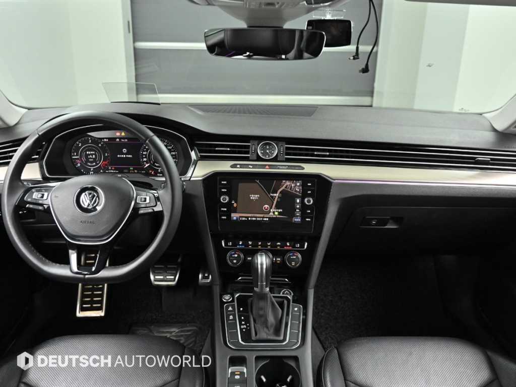 Volkswagen Arteon - Vista 8