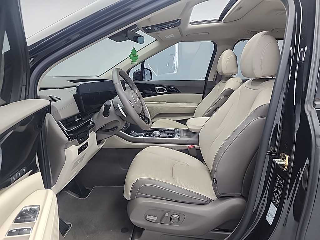 KIA Carnival - Vista 11