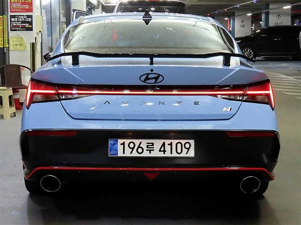 HYUNDAI Avante - Vista 5