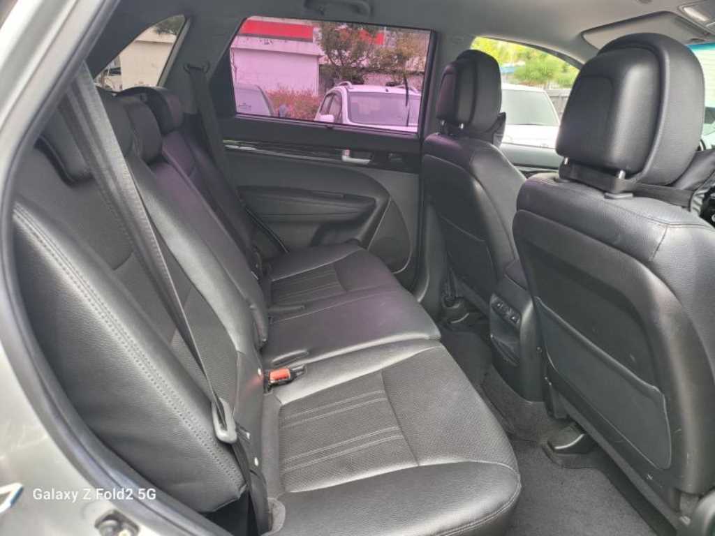 KIA Sorento - Vista 8