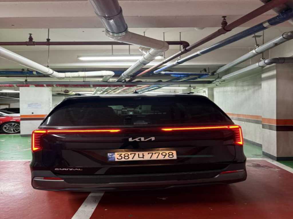 KIA Carnival 2025 Negro - Importación desde Corea - HF Imports Iquique - Foto 1