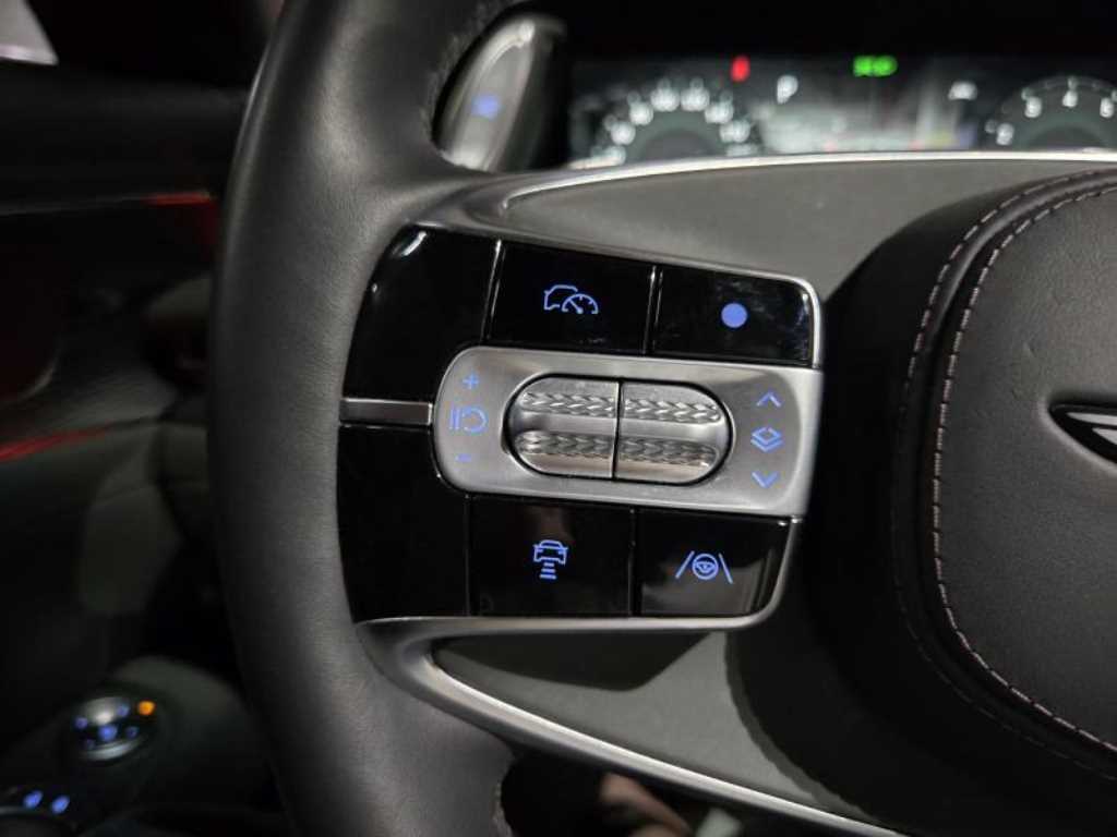 Genesis G90 - Vista 12