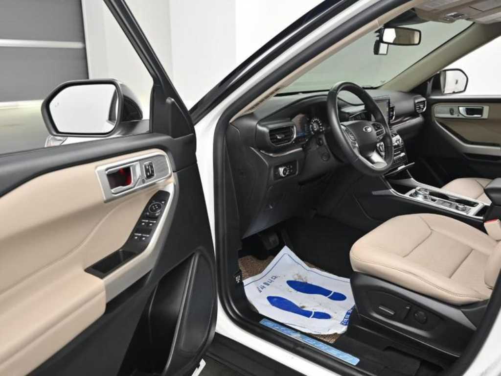 Ford Explorer - Vista 11
