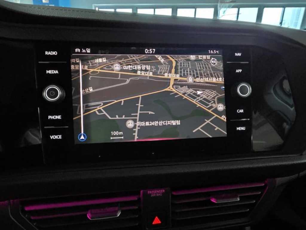 Volkswagen Jetta - Vista 11