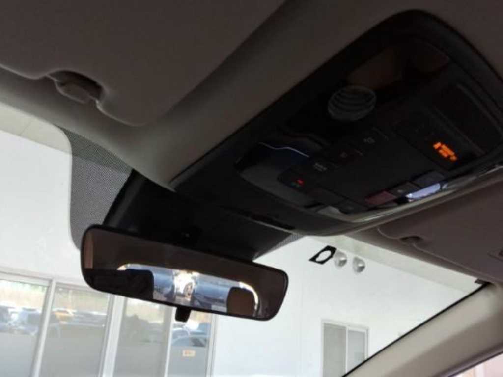 KIA Carnival - Vista 8