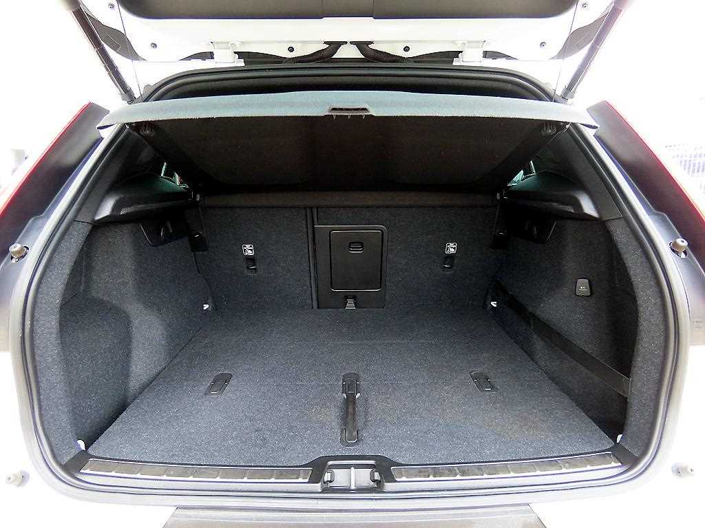 Volvo XC40 2020 Blanco - Importación desde Corea - HF Imports Iquique - Foto 17
