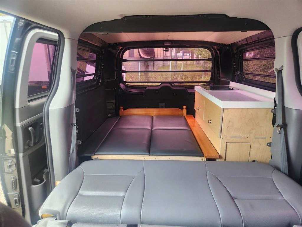 HYUNDAI Starex - Vista 11