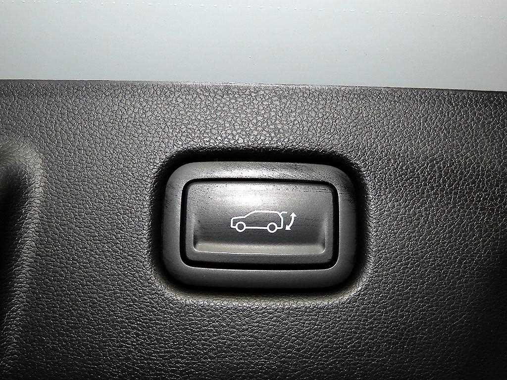 HYUNDAI Kona - Vista 5