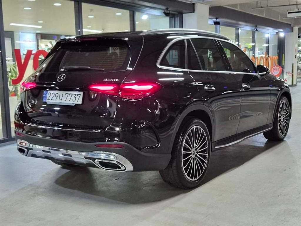 Mercedes Benz GLC Class - Vista 4