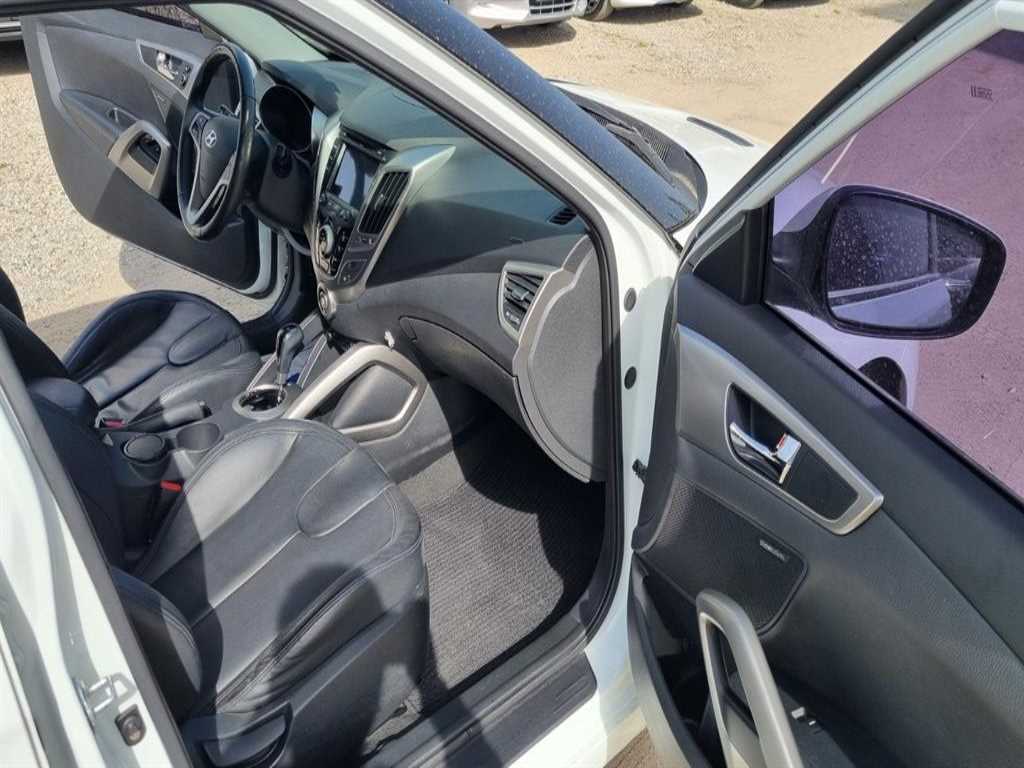 HYUNDAI Veloster - Vista 9