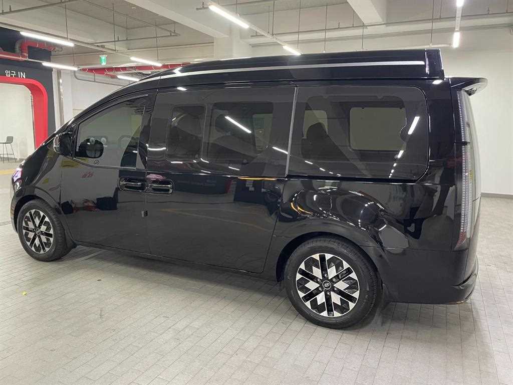HYUNDAI Staria - Vista 4