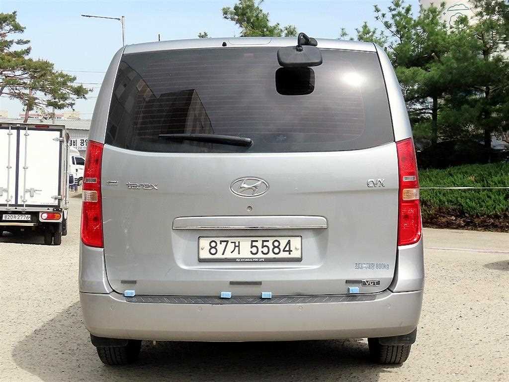HYUNDAI Starex - Vista 4