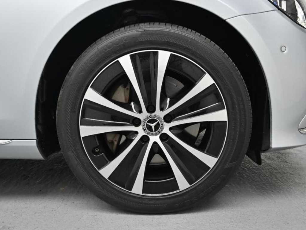 Mercedes Benz E class - Vista 5