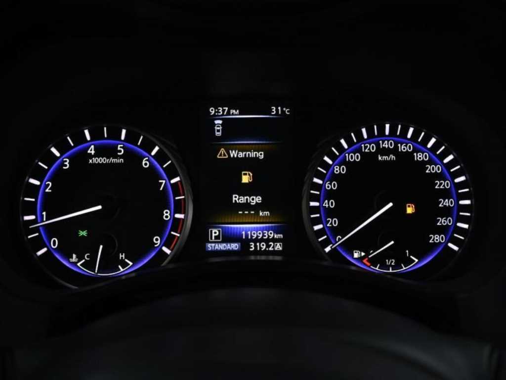 Infiniti Q - Vista 9