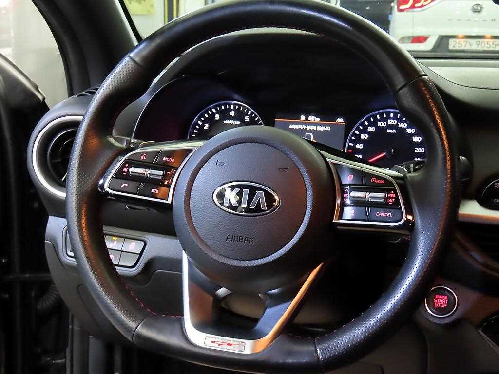 KIA K3 - Vista 8