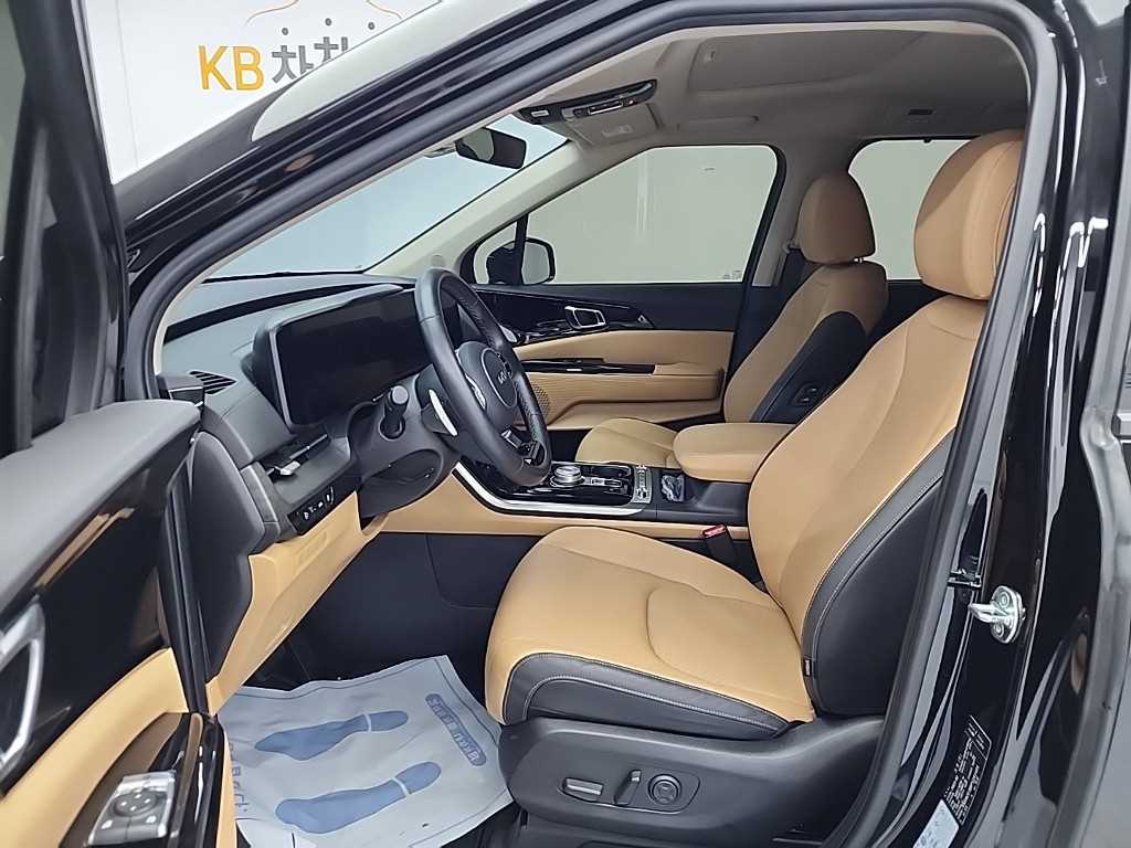 KIA Carnival - Vista 11