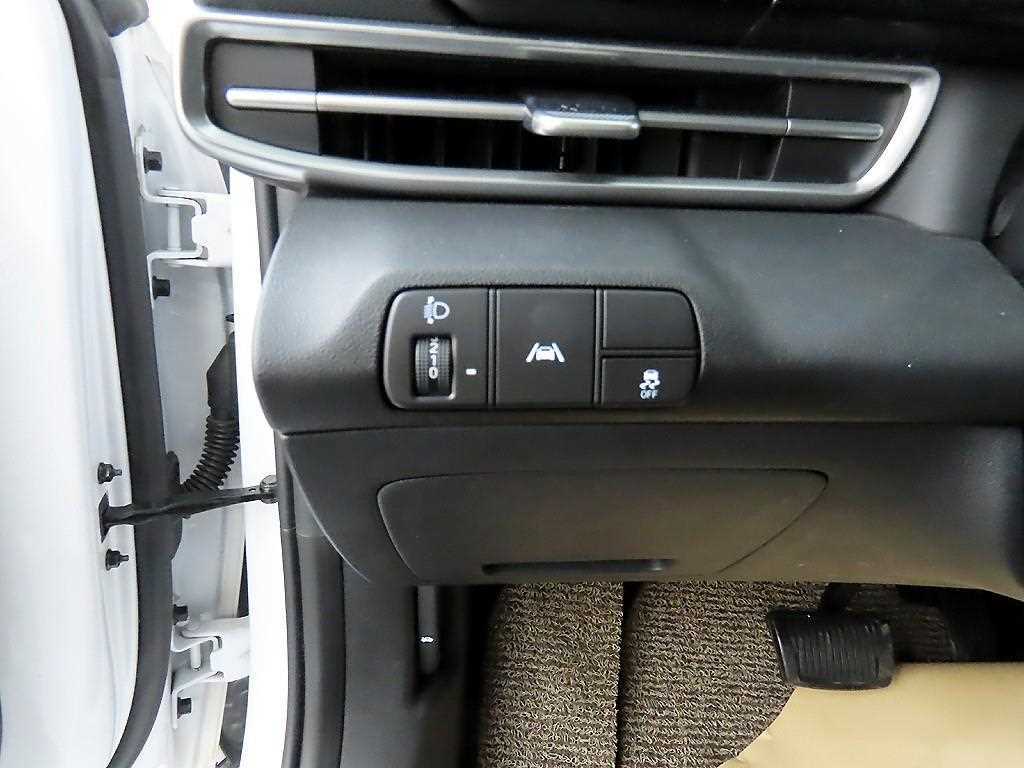 HYUNDAI Avante - Vista 12