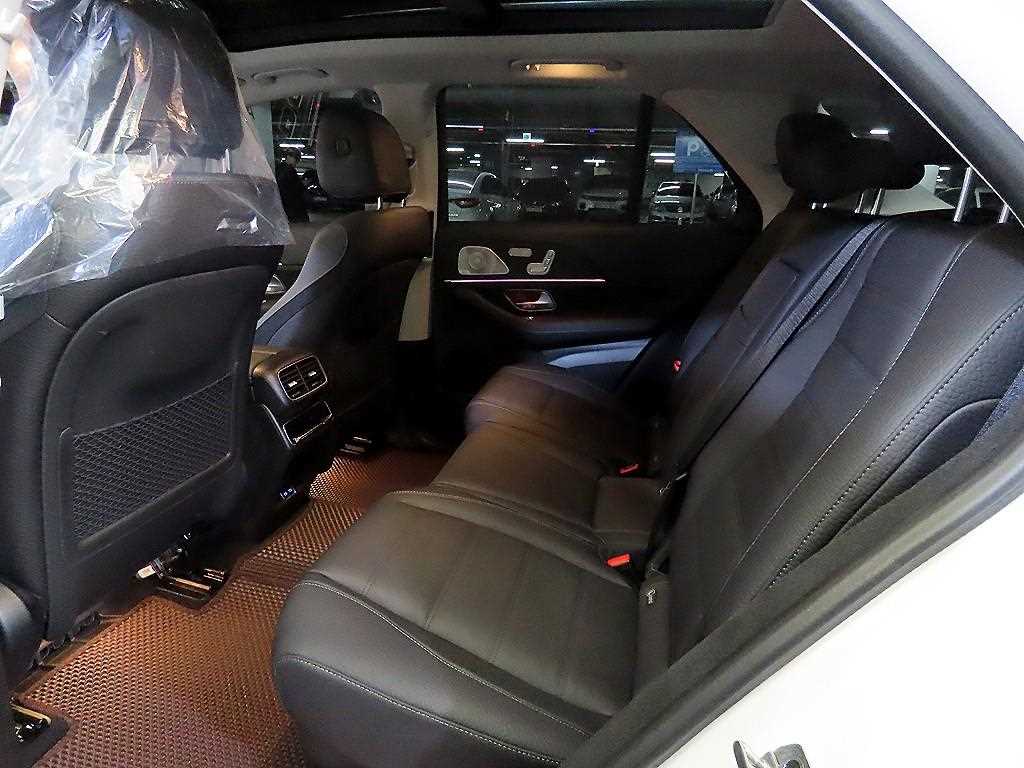 Mercedes Benz GLE Class - Vista 7
