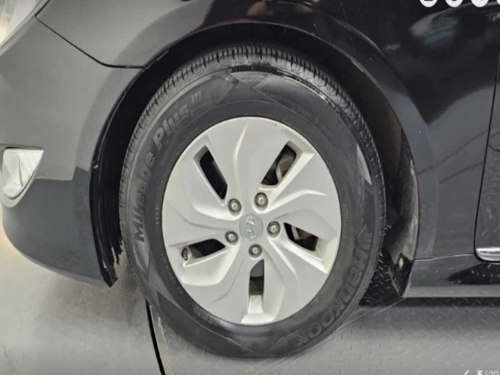 HYUNDAI Sonata - Vista 3