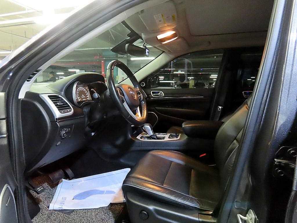 Jeep Cherokee - Vista 6