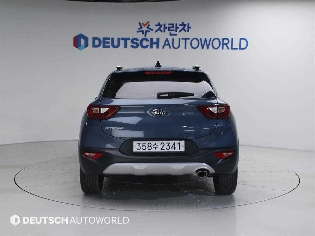 KIA Stonic - Vista 4