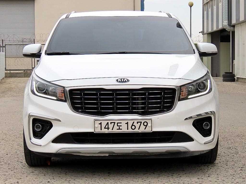 KIA Carnival - Vista 3