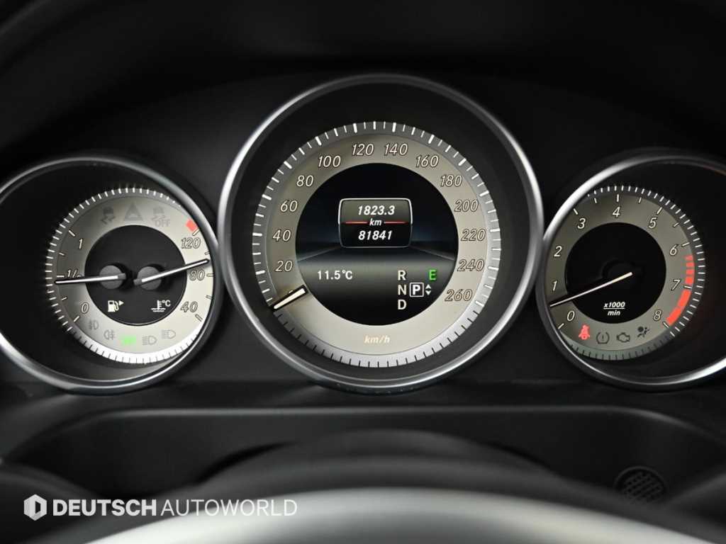 Mercedes Benz E class - Vista 8