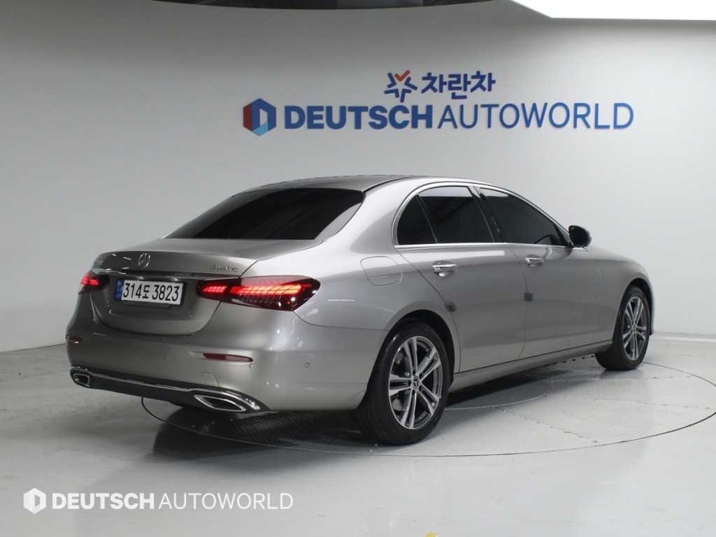 Mercedes Benz E class - Vista 2