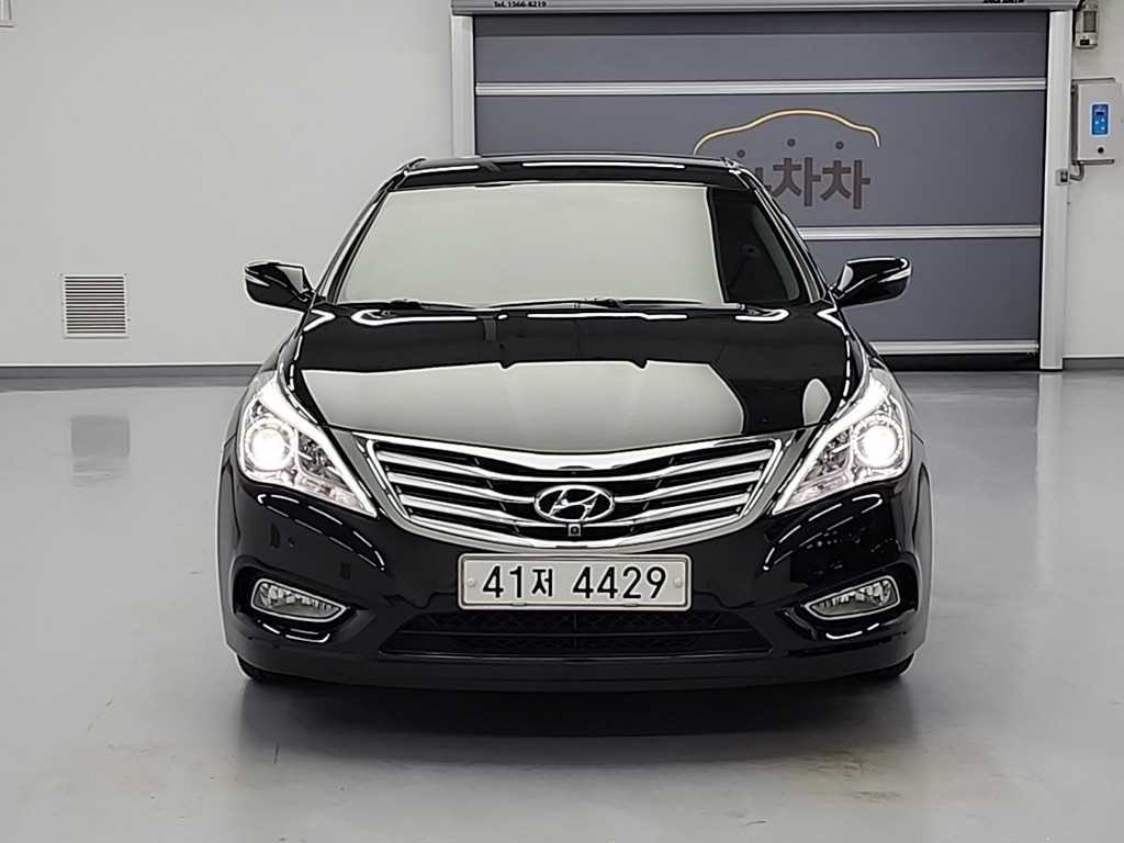 HYUNDAI Grandeur - Vista 2