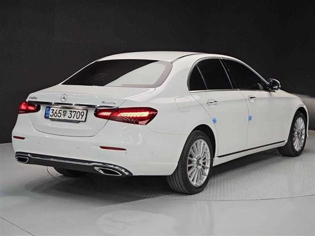 Mercedes Benz E class - Vista 2