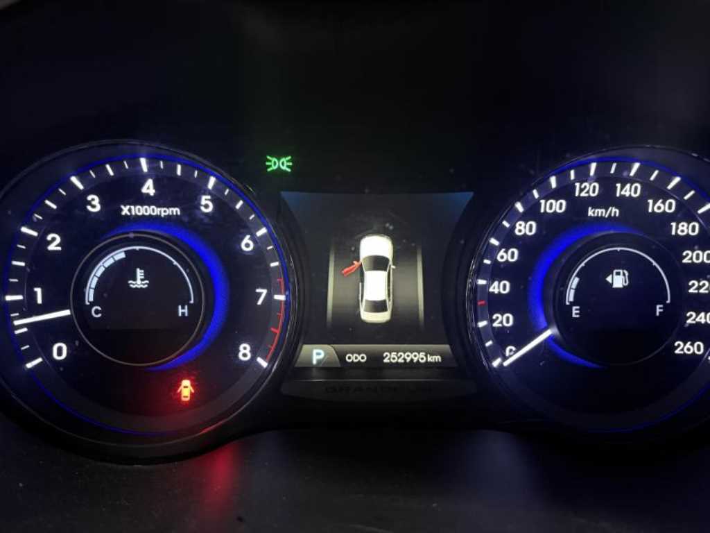 HYUNDAI Grandeur - Vista 3