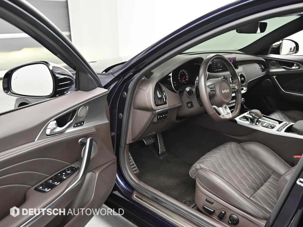 KIA Stinger - Vista 10