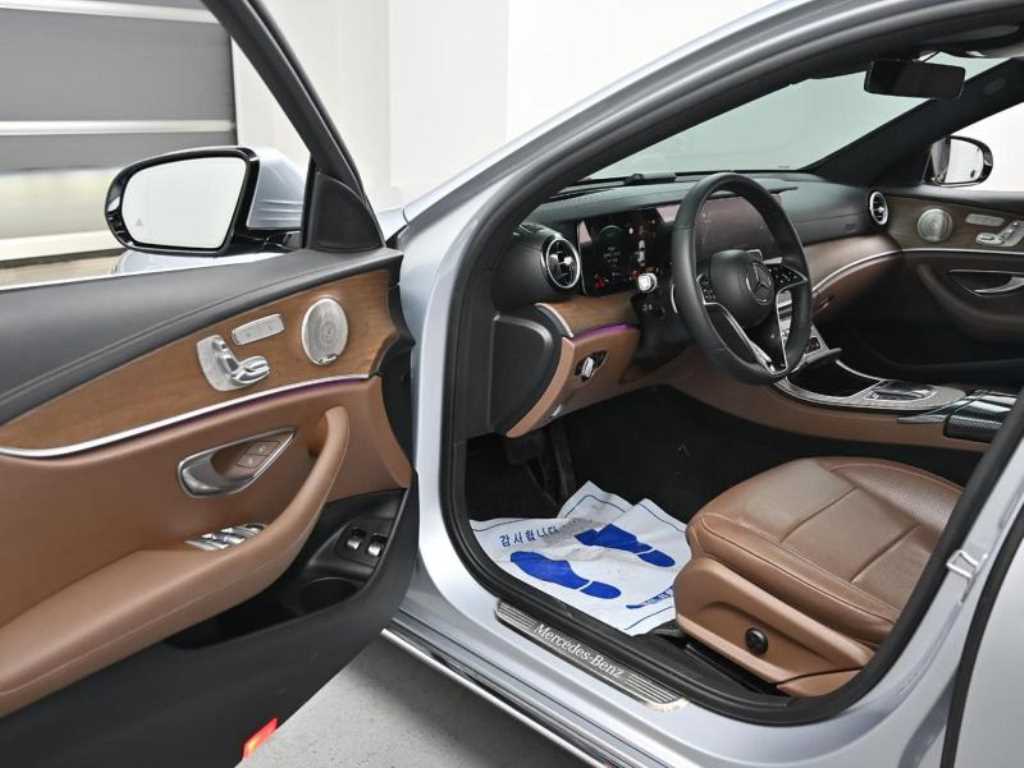 Mercedes Benz E class - Vista 11