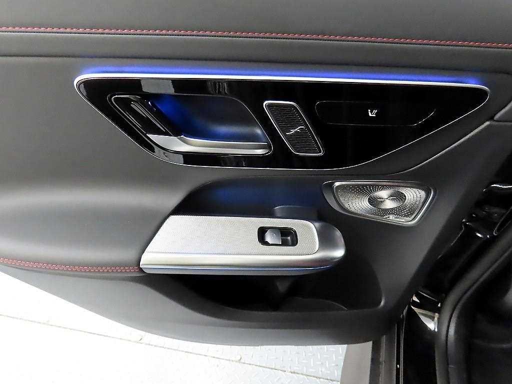 Mercedes Benz GLC Class - Vista 12