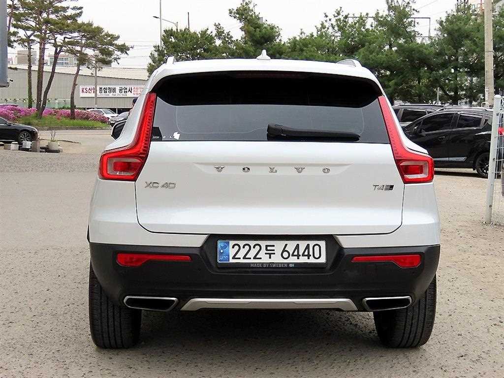 Volvo XC40 - Vista 4