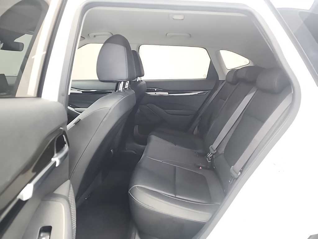 KIA Seltos - Vista 12