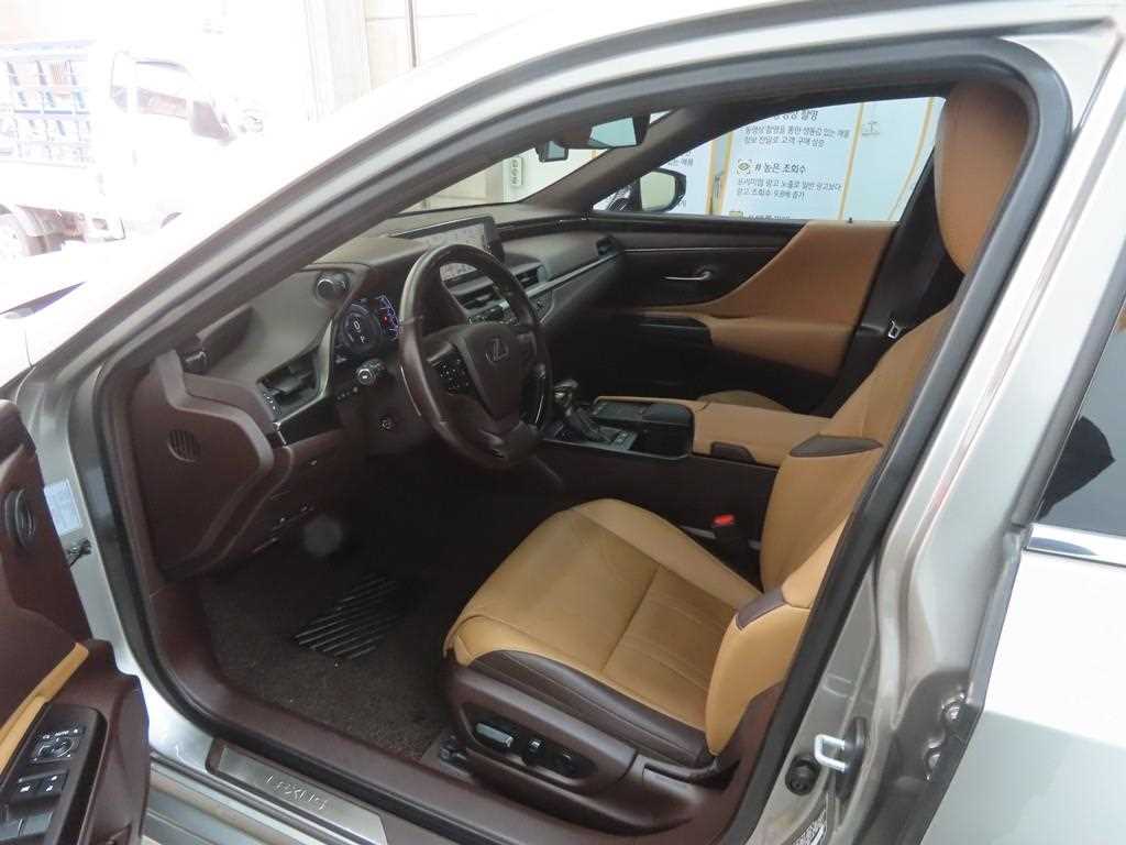 Lexus ES - Vista 5