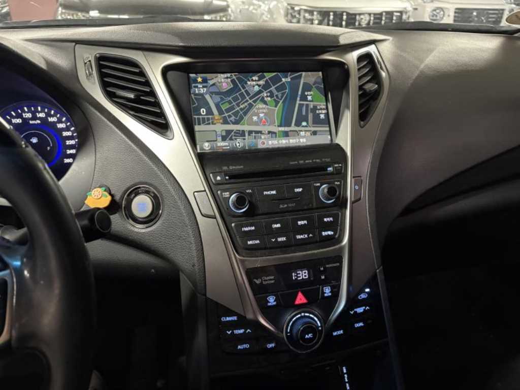 HYUNDAI Grandeur - Vista 6