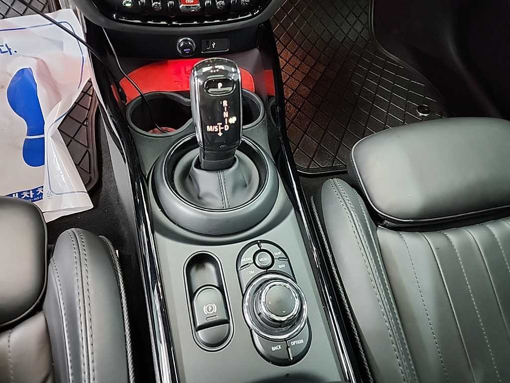 Mini Clubman - Vista 8