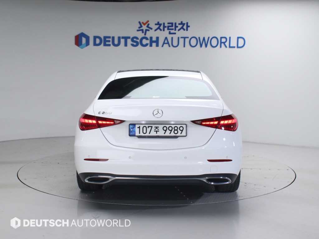 Mercedes Benz C Class - Vista 4