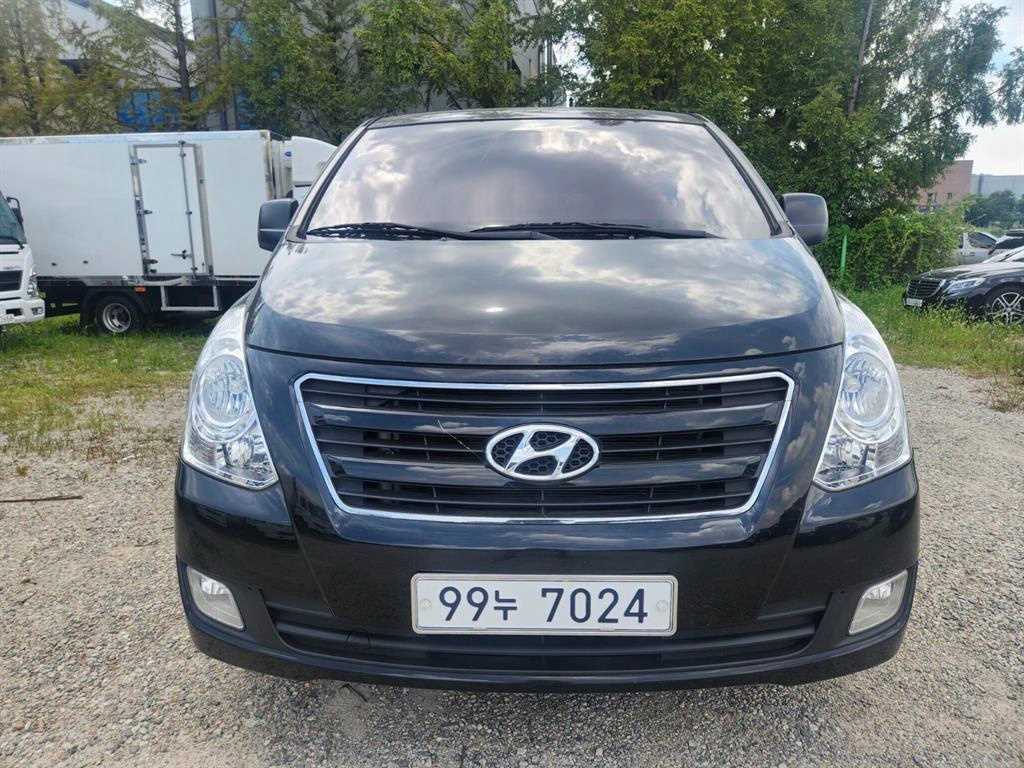 HYUNDAI Starex - Vista 6
